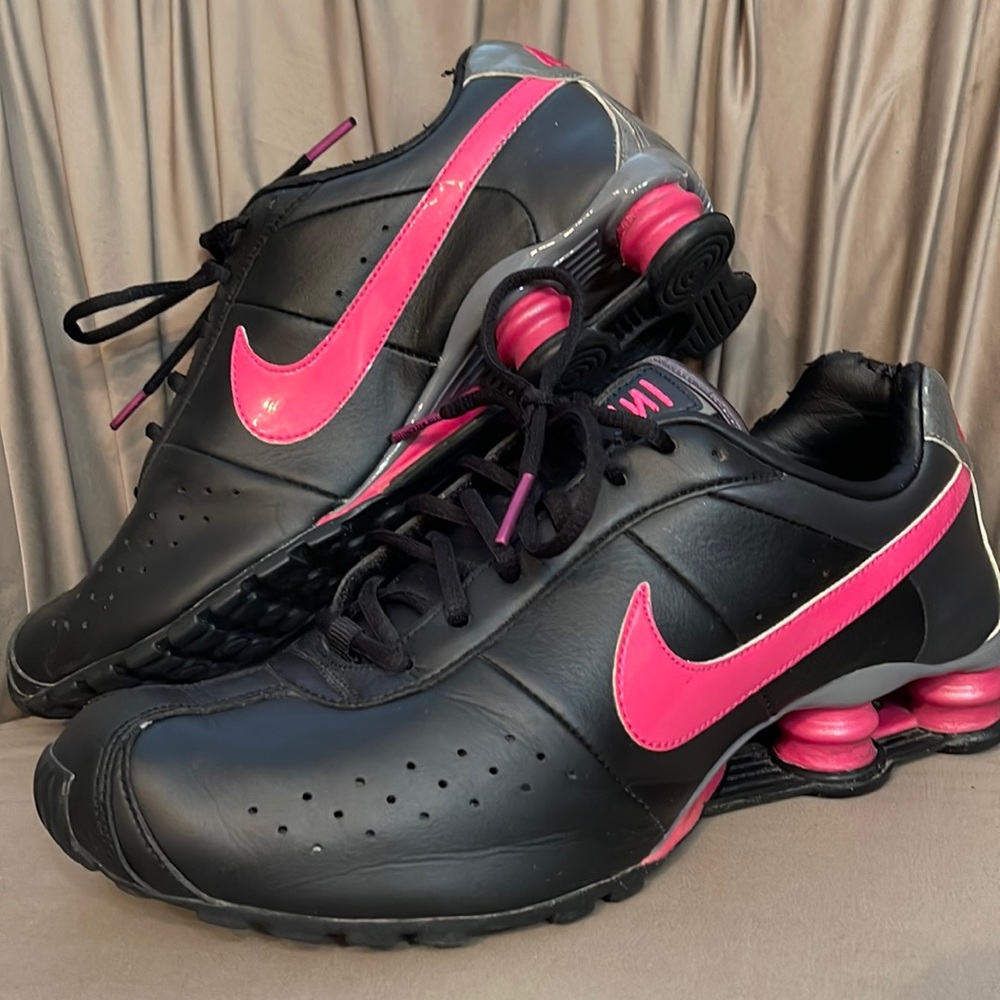 NIKE SHOX Running Shoe Women’s size 9